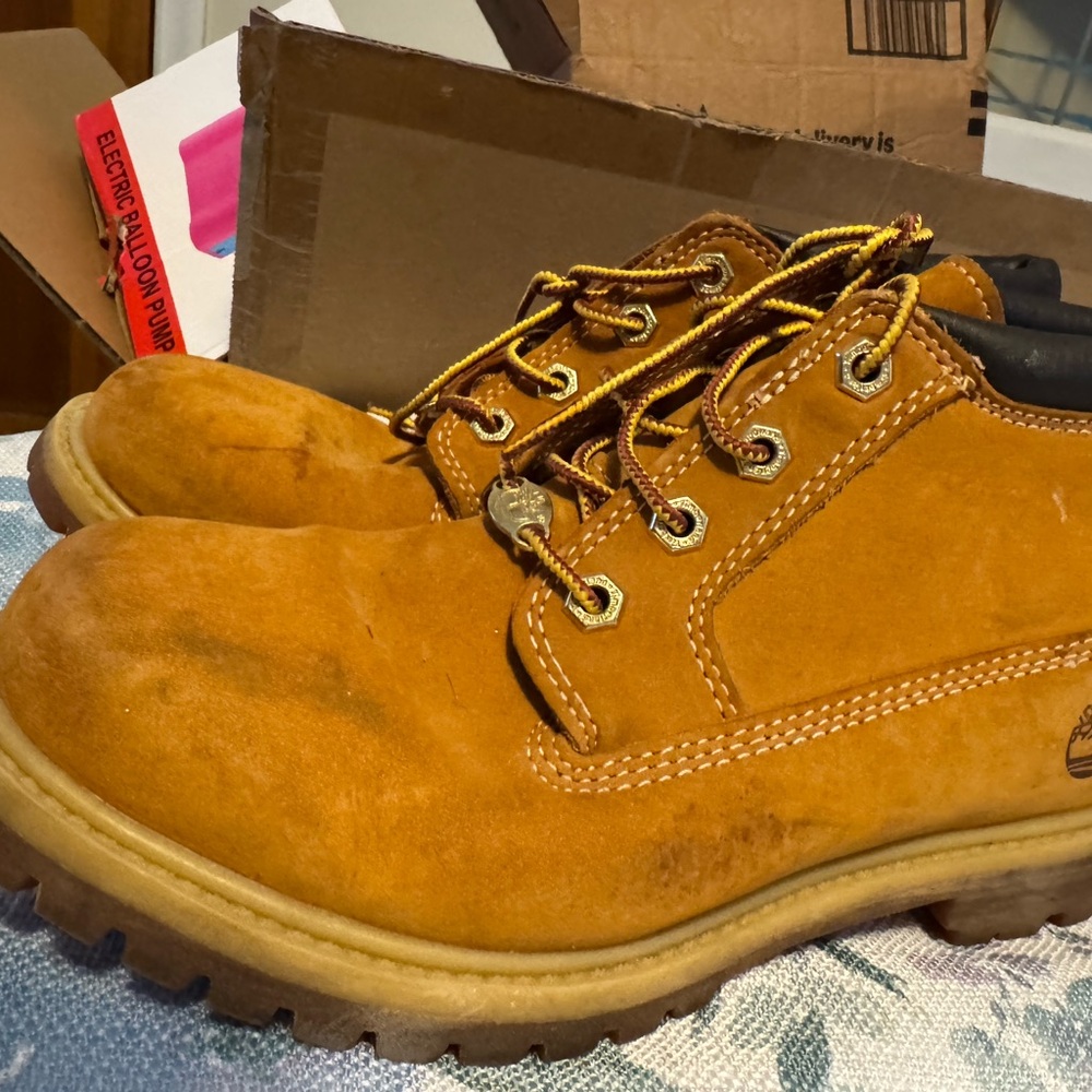 Woman Timberland Boots - Picture 2 of 7